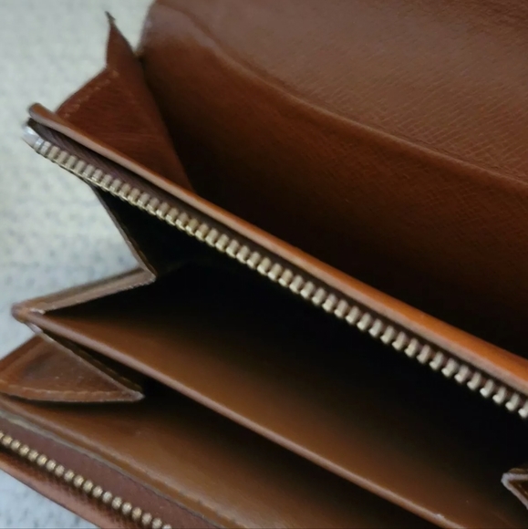 Authentic Louis Vuitton Wallet - Picture 5 of 9